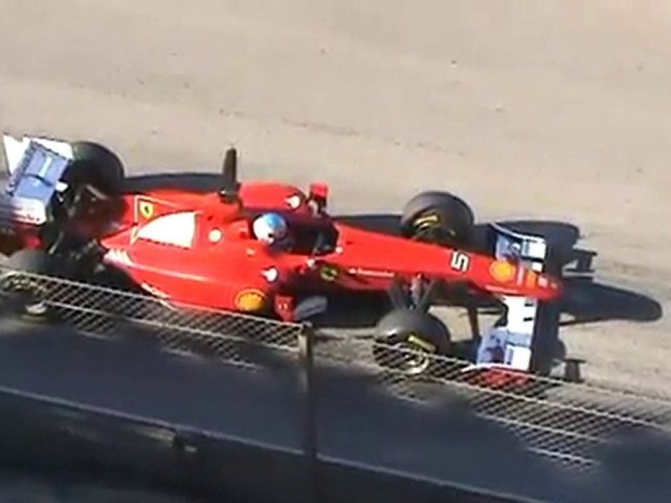Fernando Alonso - Test Cheste 2011 (SALIDA)