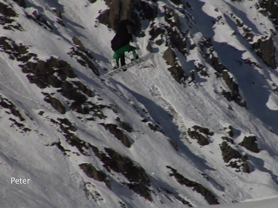 un nouvelle figure et des flips S01E06 Elias and friends
