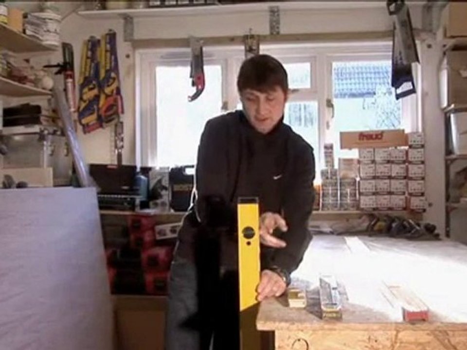 How To Use A Spirit Level