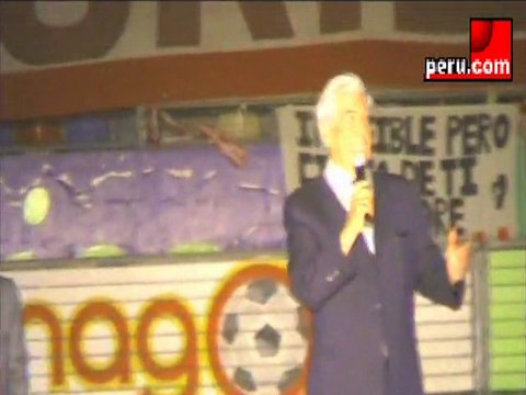 Universitario de Deportes homenajeó a Mario Vargas Llosa