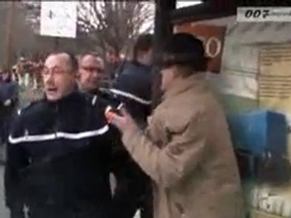 Violences gratuites des forces de l'ordre !!!