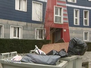 La saleté gagne du terrain à la Grande Borne (Grigny)