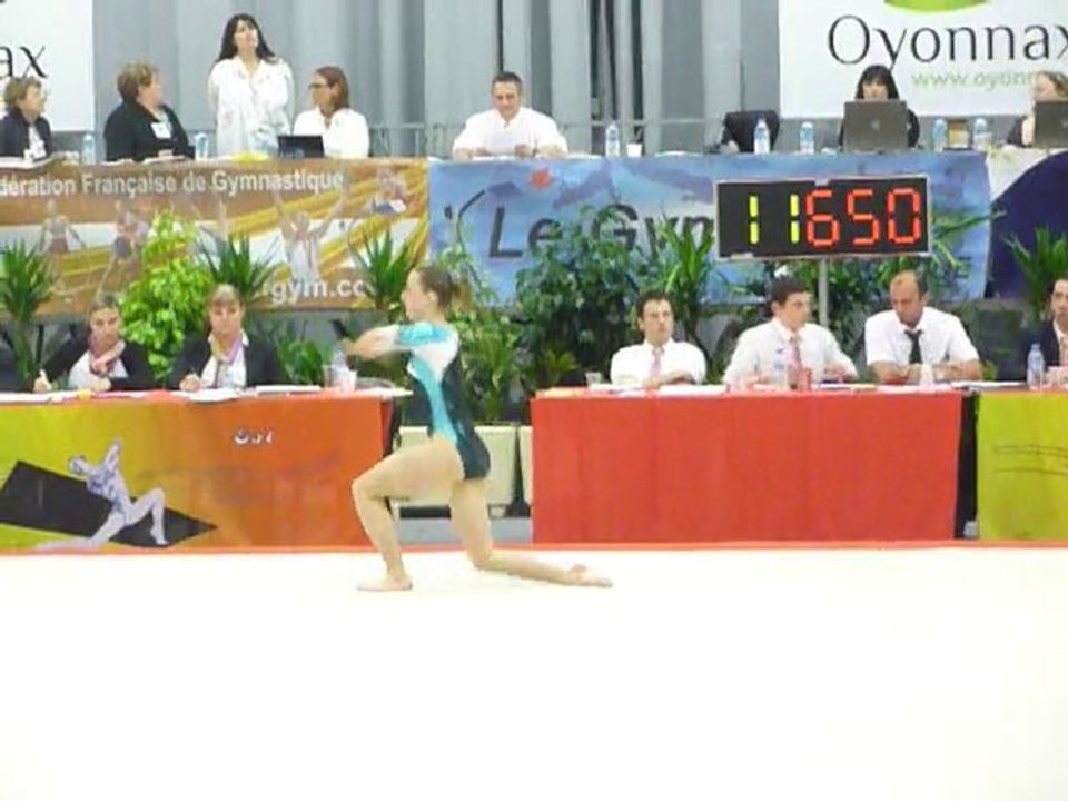 Maude au sol championnat de France Oyonnax 2010