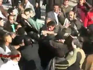 Mubarek Supporters(security) VS Demonstrators