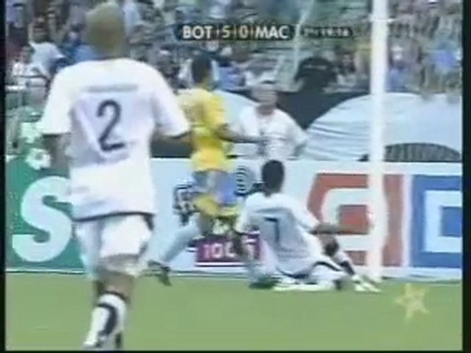 FÁBIO SANTOS - STRIKER