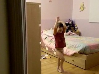 Peanut danse le Waka Waka