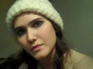 Joyce Jonathan parle de sa saint valentin sur Public.fr