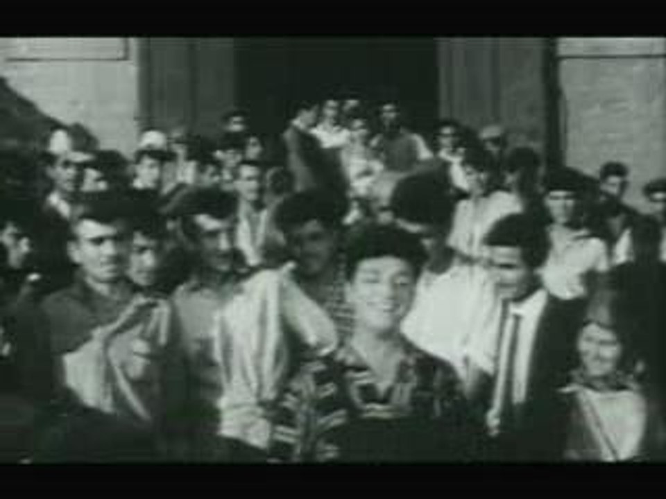 Zeki Muren Bir yanginin kulunu