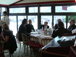 Les nommés aux César font leur show au Fouquet's