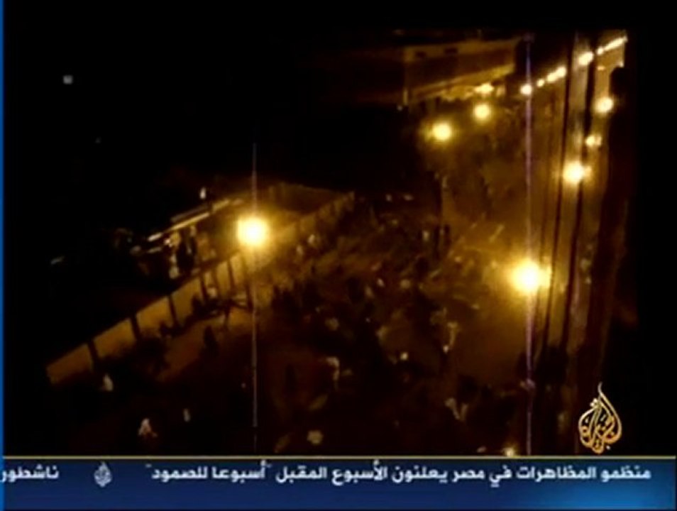 سيارة دبلوماسية تدهس وتسحق المتظاهرين في مصر