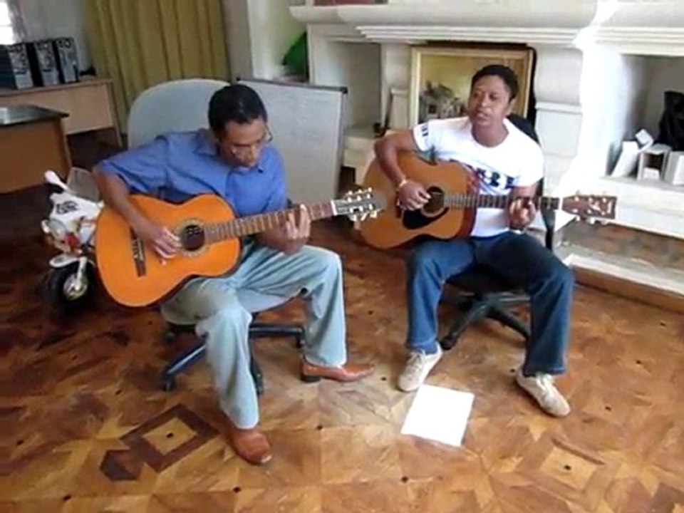 Solofo sy Toutou - Mahaleo - Nde re anaka