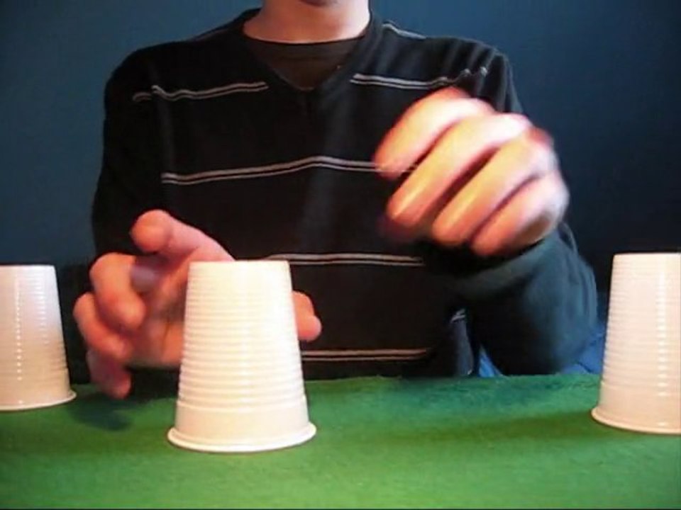 Tour de magie, gobelet magique