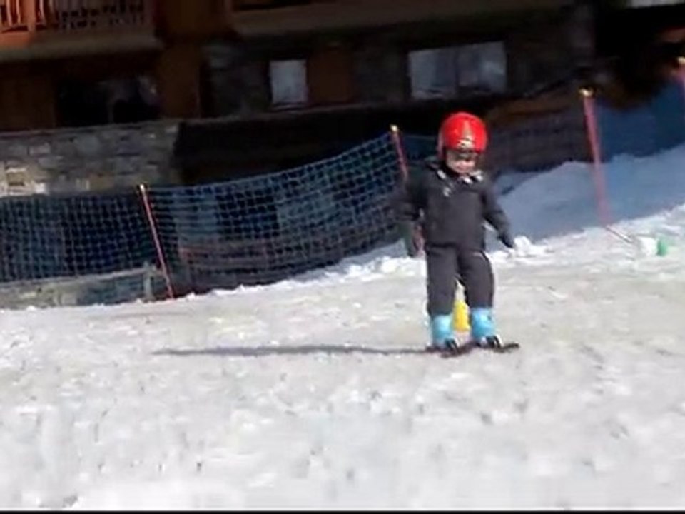 noé 1ere glissade à ski 2