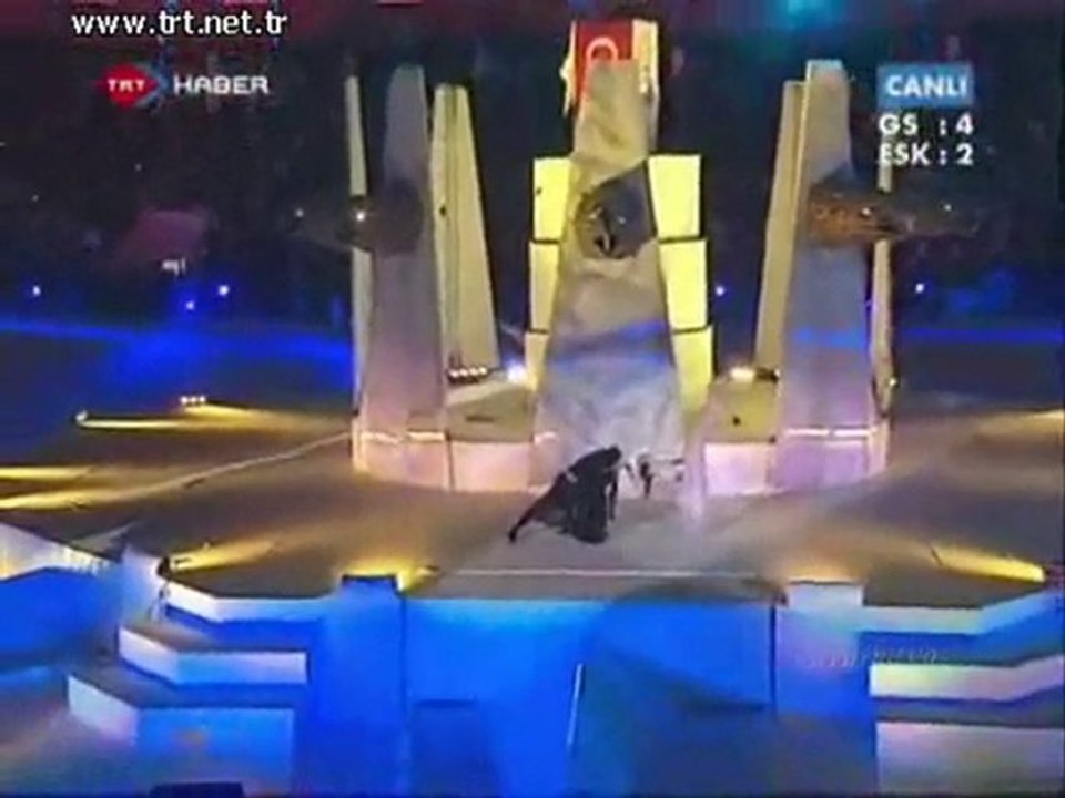 6 Sarı gelin Erzurum 2011 Kış oyunları kapanış