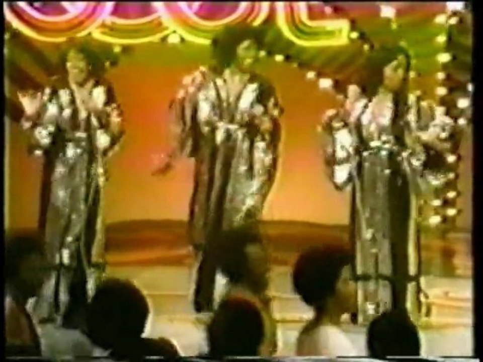 I'M GONNA LET MY HEART DO THE WALKING by Supremes