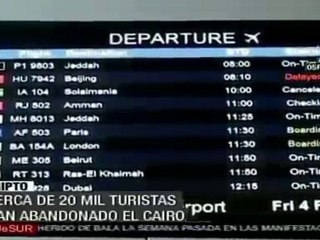 Sigue evacuación de extranjeros y turistas en Egipto