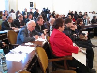 Nadzwyczajna sesja rady miejskiej w sprawie oświaty