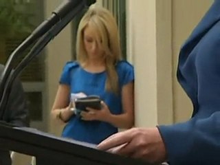 Wildfires destroy outskirts of Perth