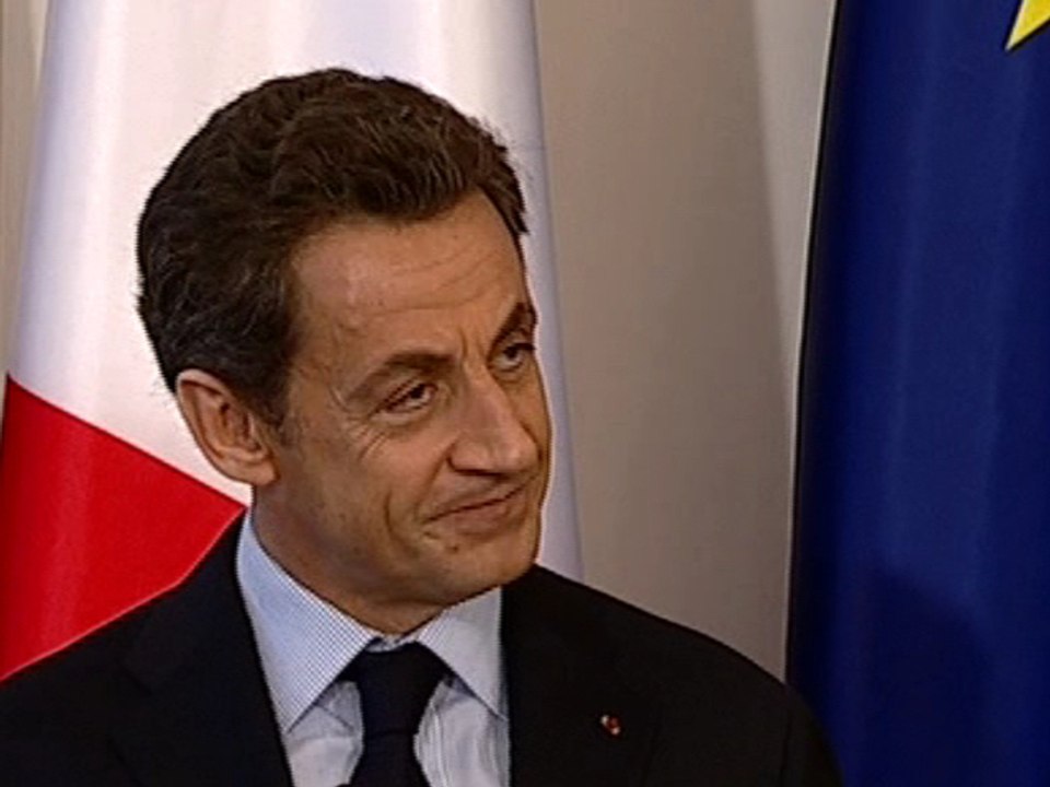 MAM en Tunisie: le "no comment" de Sarkozy