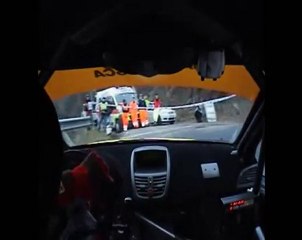 Accidente de kubica  coche de participante ANDORA RALLY 2011