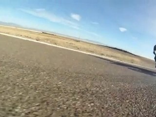drift battle : moto VS voiture