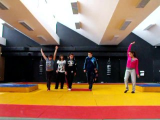 Enchaînement 4ème C acrosport College JC IZZO Marseille