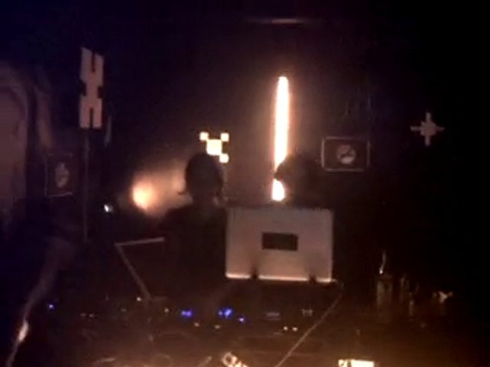 chloé et ivan smagghe mixent au point fmr pour kill the dj