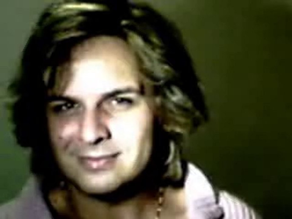 " Quand je t'aime " de Demis Roussos, chanté par Serge Boudo