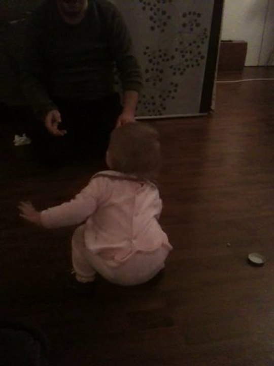 1er pas avec Papa  18.12.2010