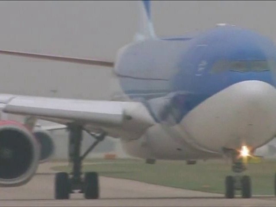 British Midland Airbus A319 Manchester