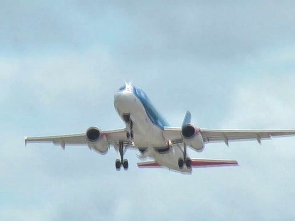 British Midland Airbus A319 Leeds
