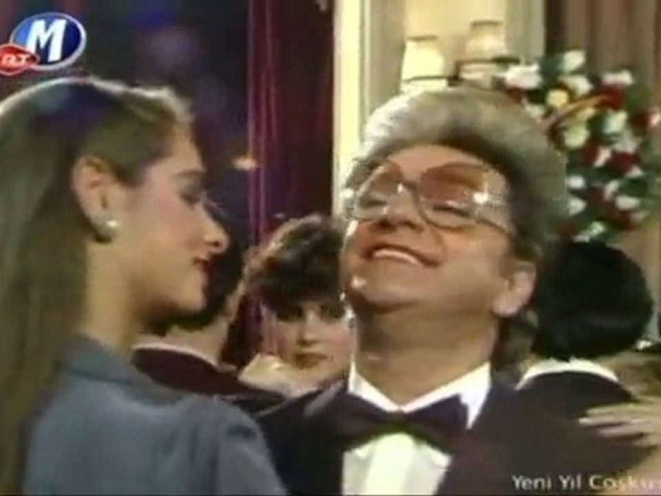 Zeki Müren £££ GİTME SANA MUHTACIM (1984)