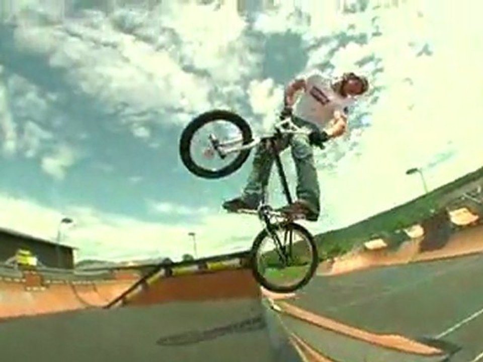 Levi.com/BMX 2009 Clip of the Week 7 "HOW TO: 360 TURNDOWNS WITH MORGAN WADE"