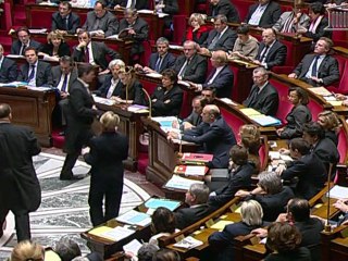 Arabic-Web-Take holidays at home, Sarkozy tells ministers