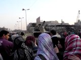 Egipcios celebran y limpian en plaza epicentro de las protestas