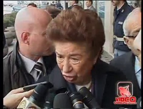 Napoli - Rifiuti, guerra tra Comune e Regione