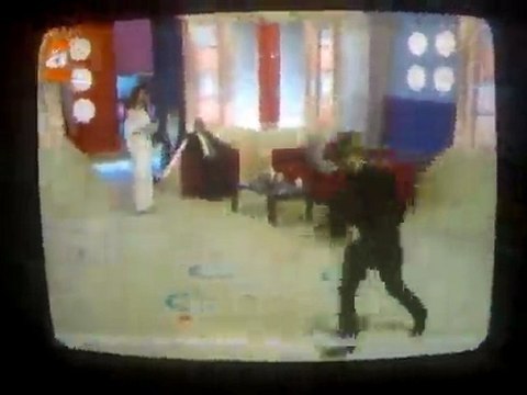 Vodafone yeni reklamı Şafak Sezer Uçan Adam Sabriyi izle