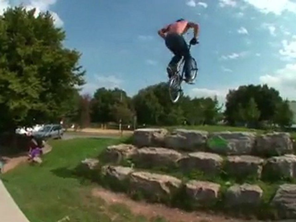 BRUNO HOFFMAN x BEN HENNON VANS BMX VIDEO