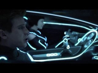 TRON L'Héritage - Extrait #3 - Sam sauvé par Quorra [VF|HD]