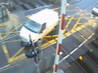 More near-misses at level crossings