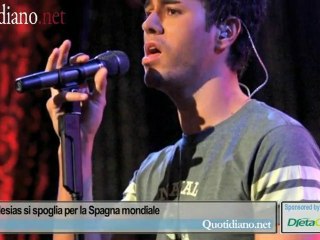 Enrique Iglesias si spoglia per la Spagna mondiale