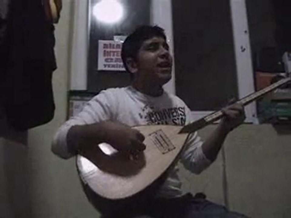 Bir Kız Emmi Dedi Nörüyüm (_YOZGATLI ALİ_)