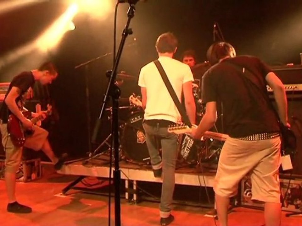 Nina' school Live@Alienfest2010