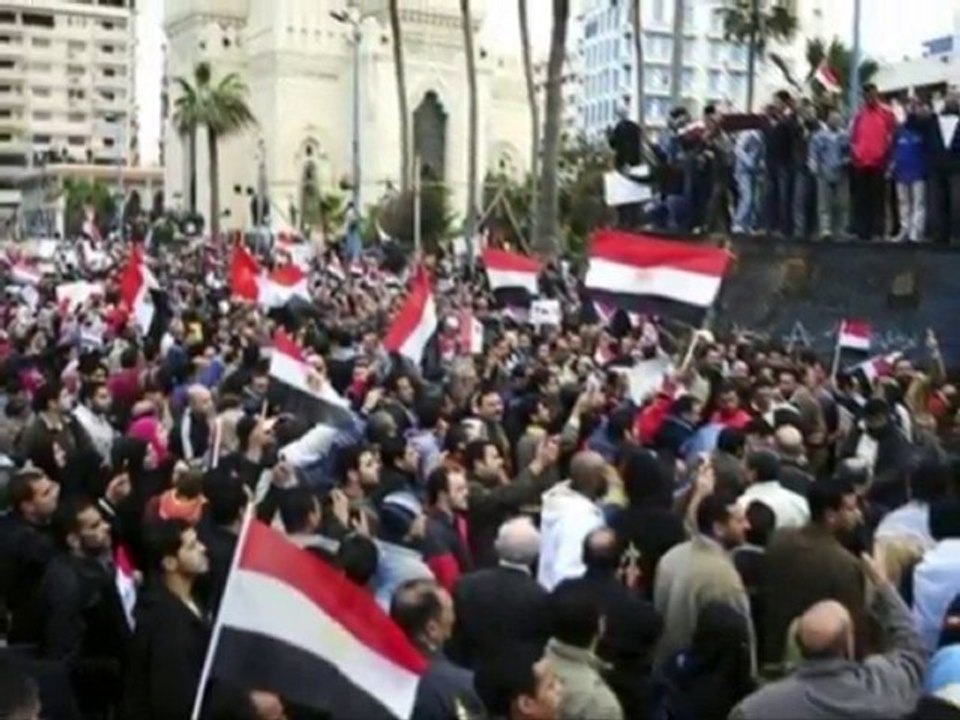 Videos Posted by Hussein Afifi  ‏ميـــدان التغير [HQ]‏