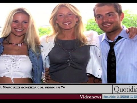 La Marcuzzi scherza col sesso in Tv