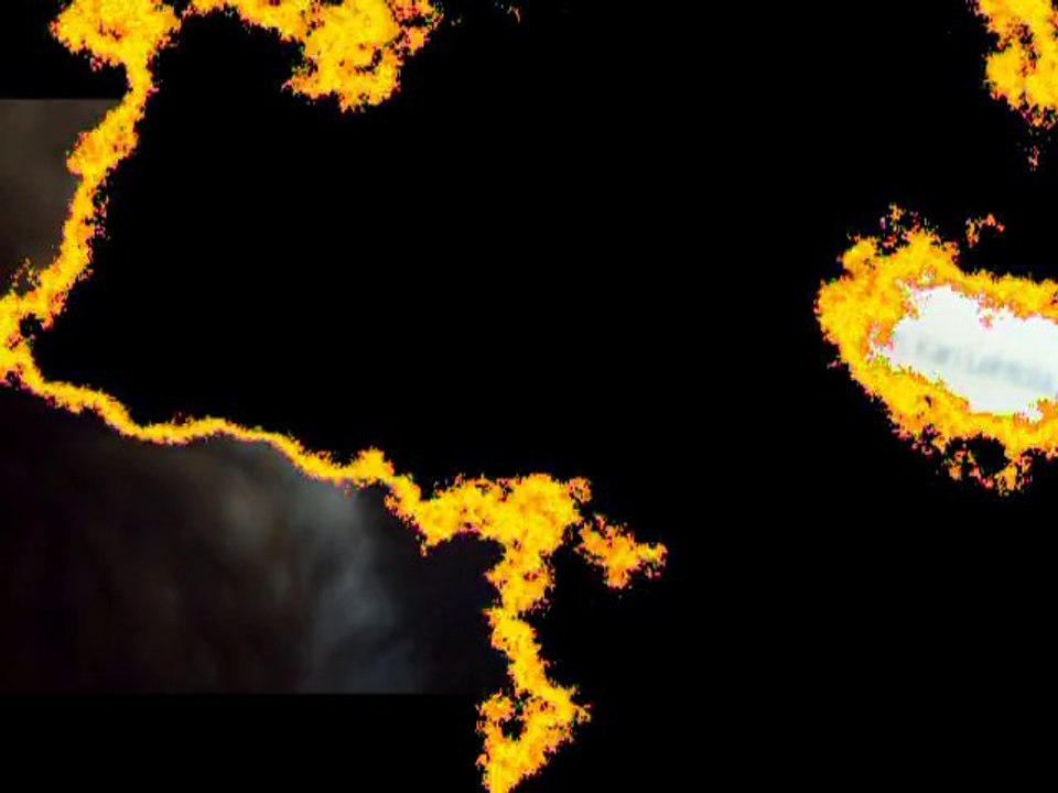 Ines leikkii tietokoneella - Ines plays with a computer