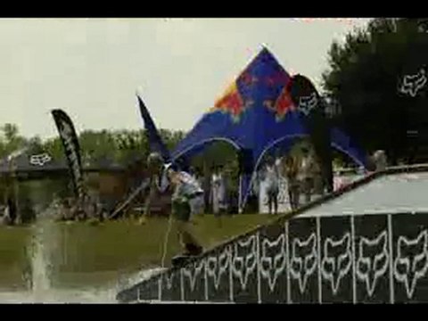 Wakeboarding in Rail Park - The Carnival