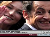 La foto della Bruni nuda venduta all'asta per 13 mila euro