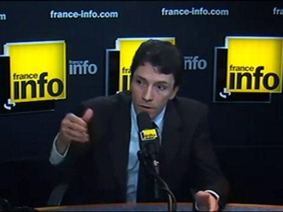 Sarkozy "joueur de pipeau multirécidiviste"