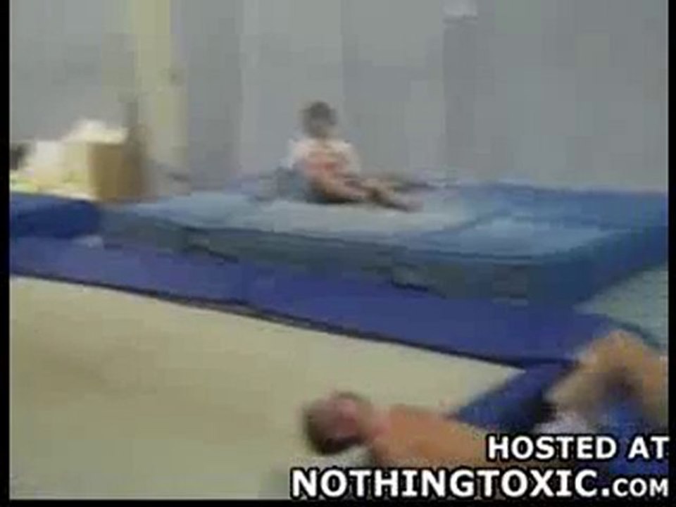 Trampoline Fail [liddel]